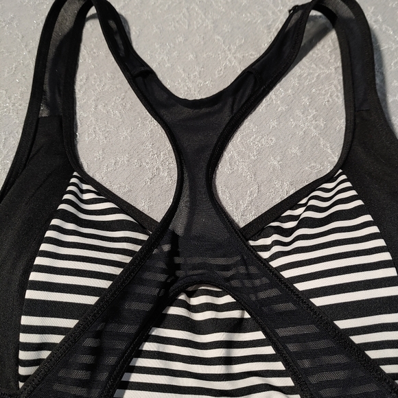 Nike New Women's Sport Top - Picture 6 of 7